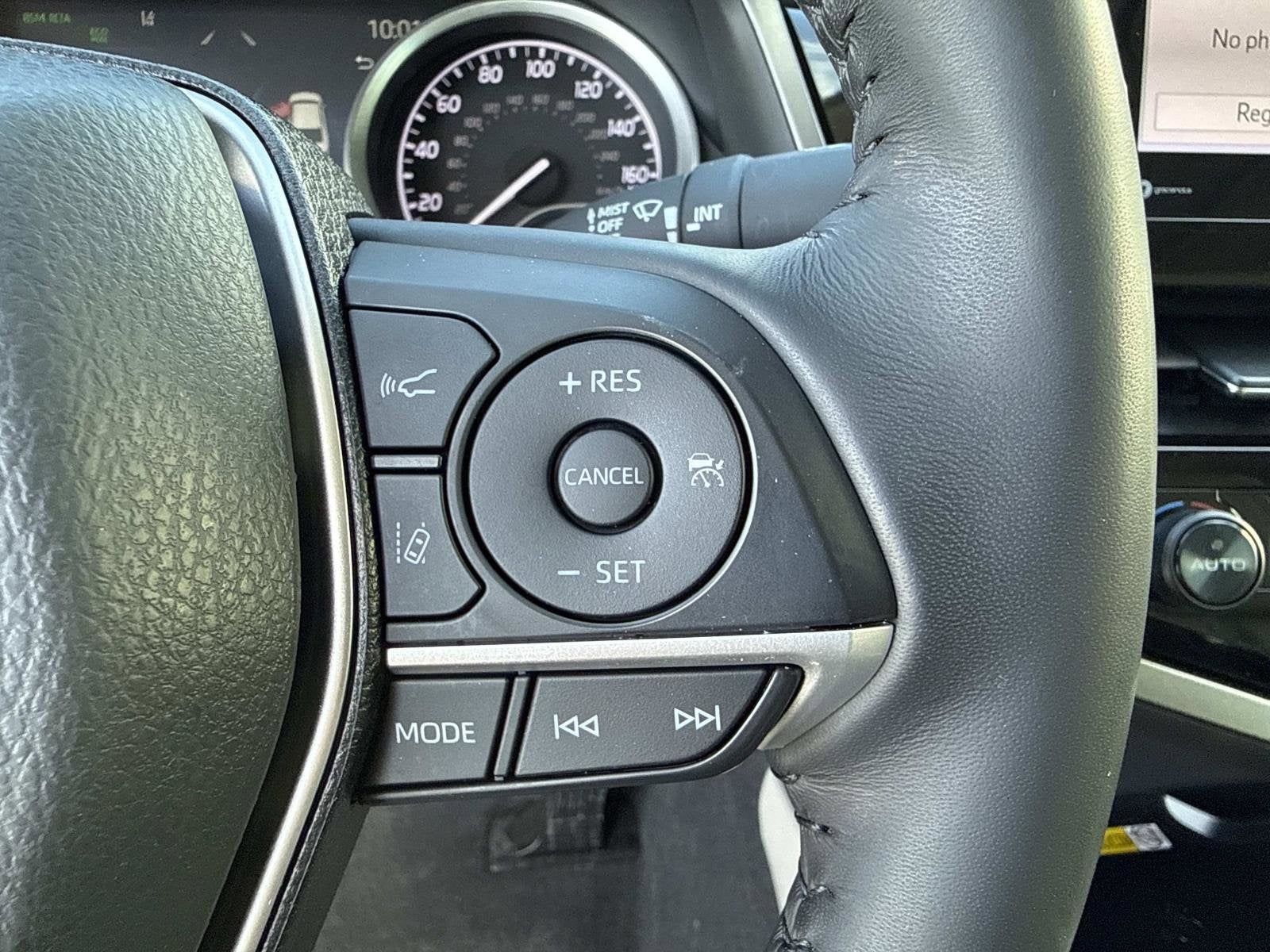 2022 Toyota Camry Hybrid XLE