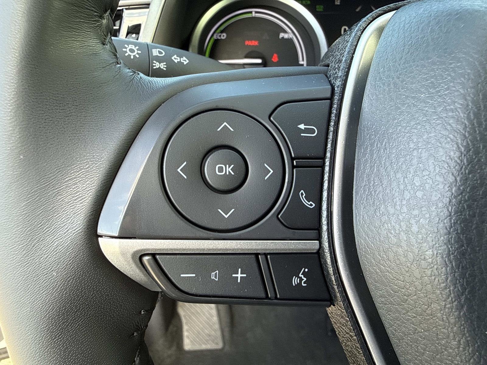 2022 Toyota Camry Hybrid XLE