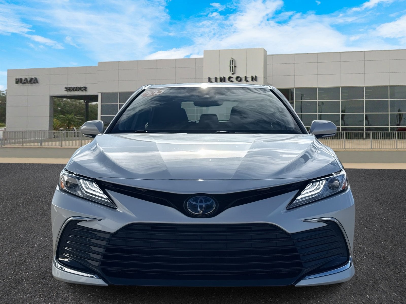2022 Toyota Camry Hybrid XLE