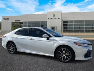2022 Toyota Camry Hybrid XLE
