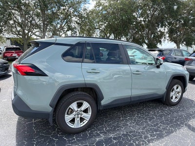 2020 Toyota RAV4 Hybrid XLE