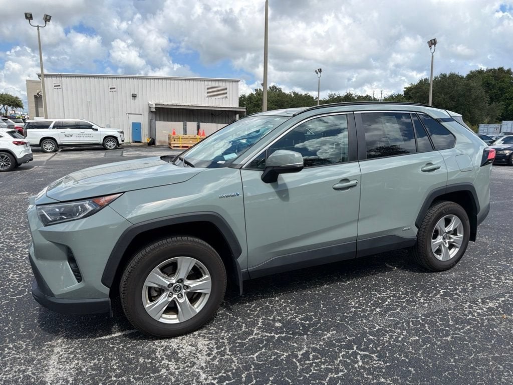 2020 Toyota RAV4 Hybrid XLE