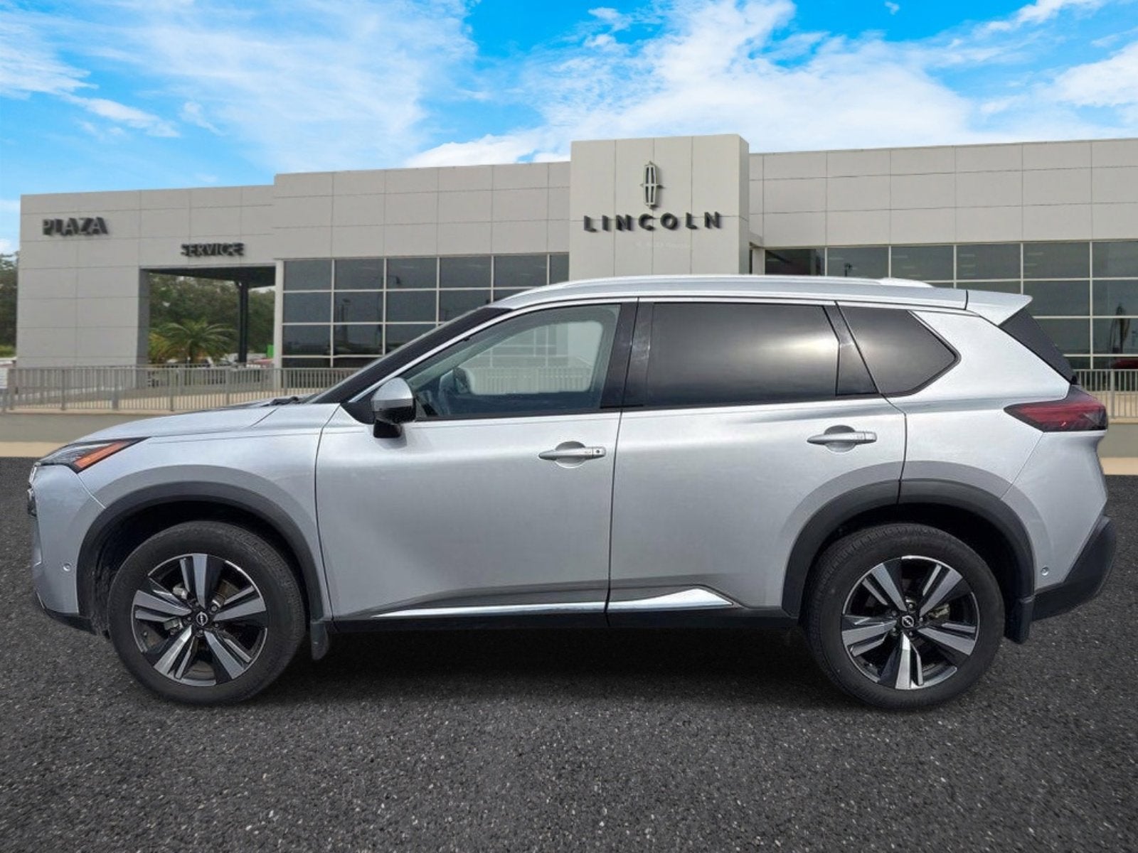 2022 Nissan Rogue SL