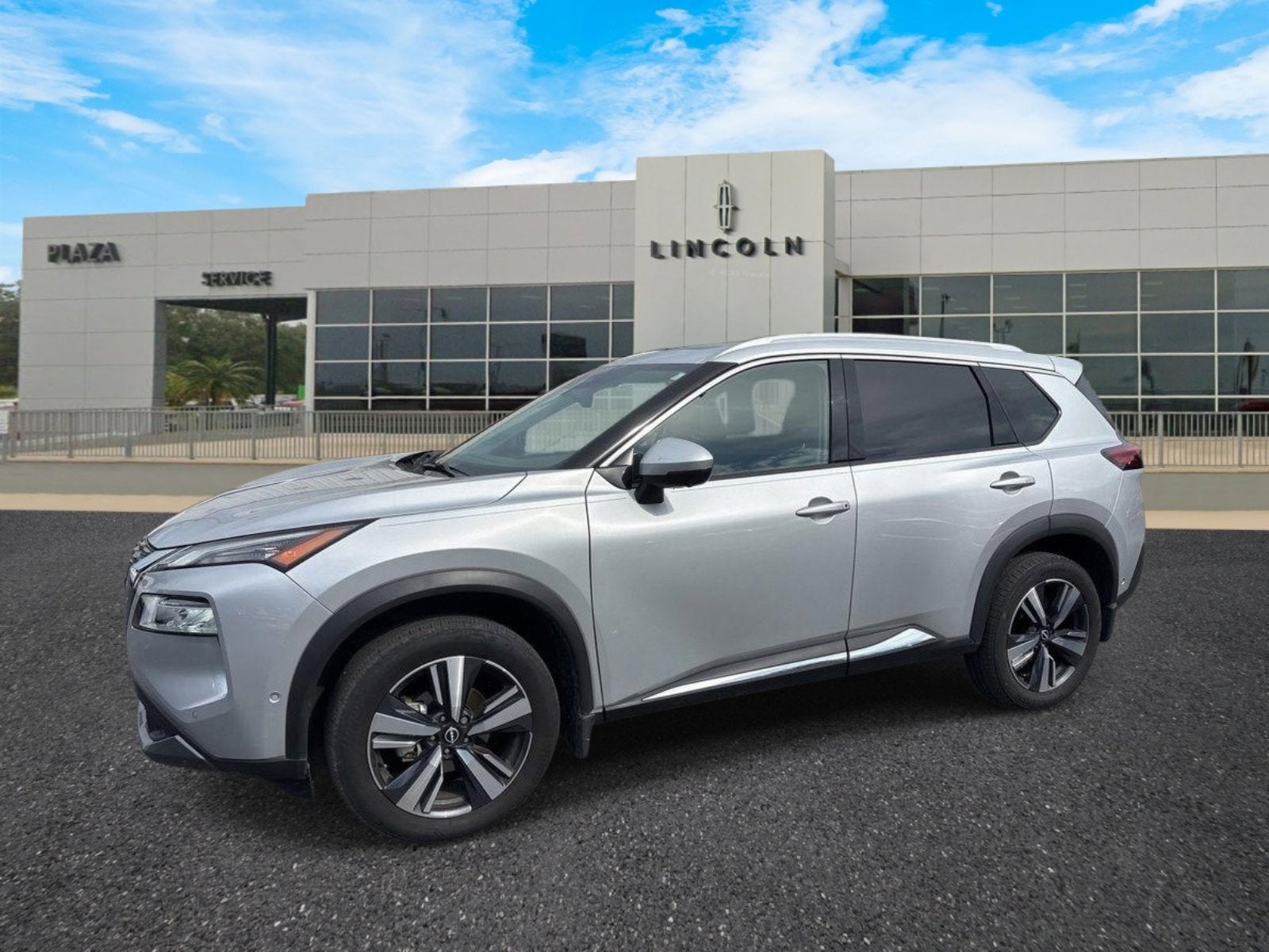 2022 Nissan Rogue SL