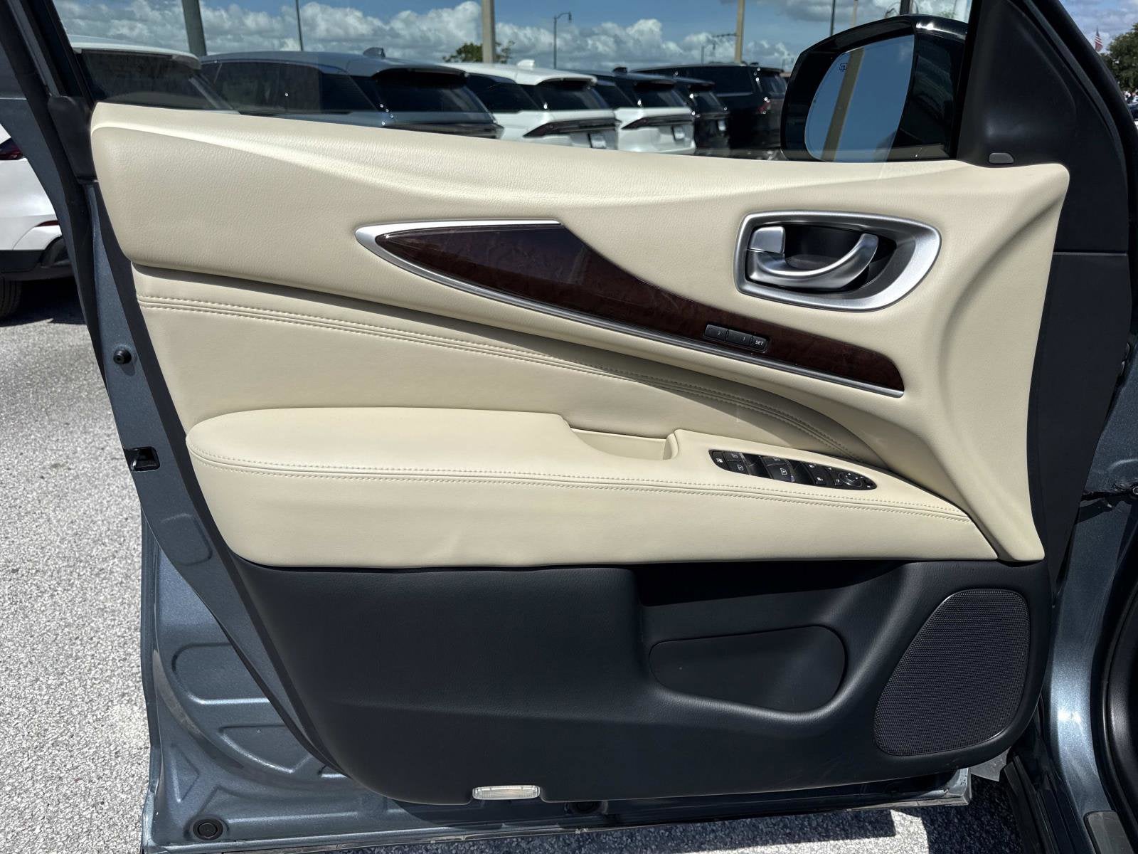 2019 INFINITI QX60 LUXE