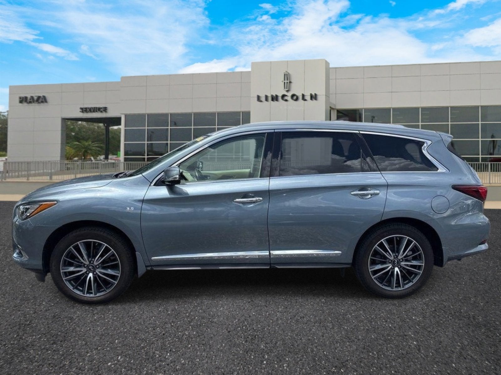 2019 INFINITI QX60 LUXE