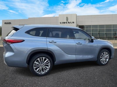 2022 Toyota Highlander Platinum