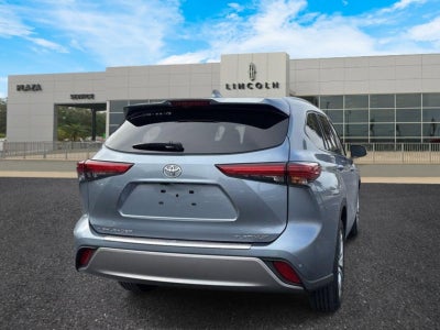 2022 Toyota Highlander Platinum
