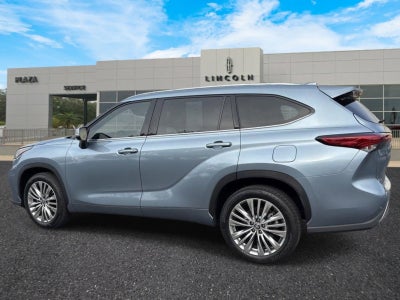 2022 Toyota Highlander Platinum