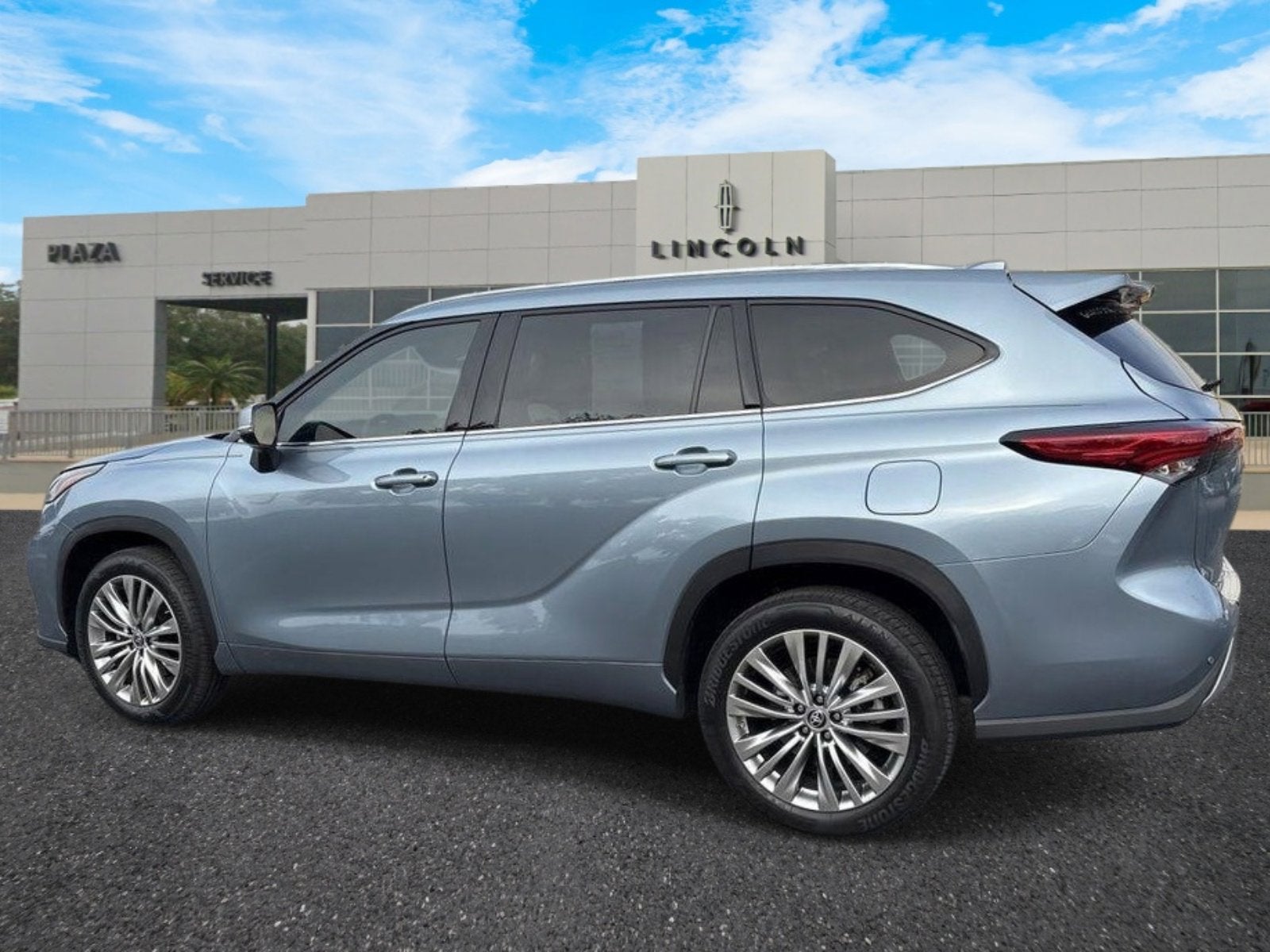 2022 Toyota Highlander Platinum