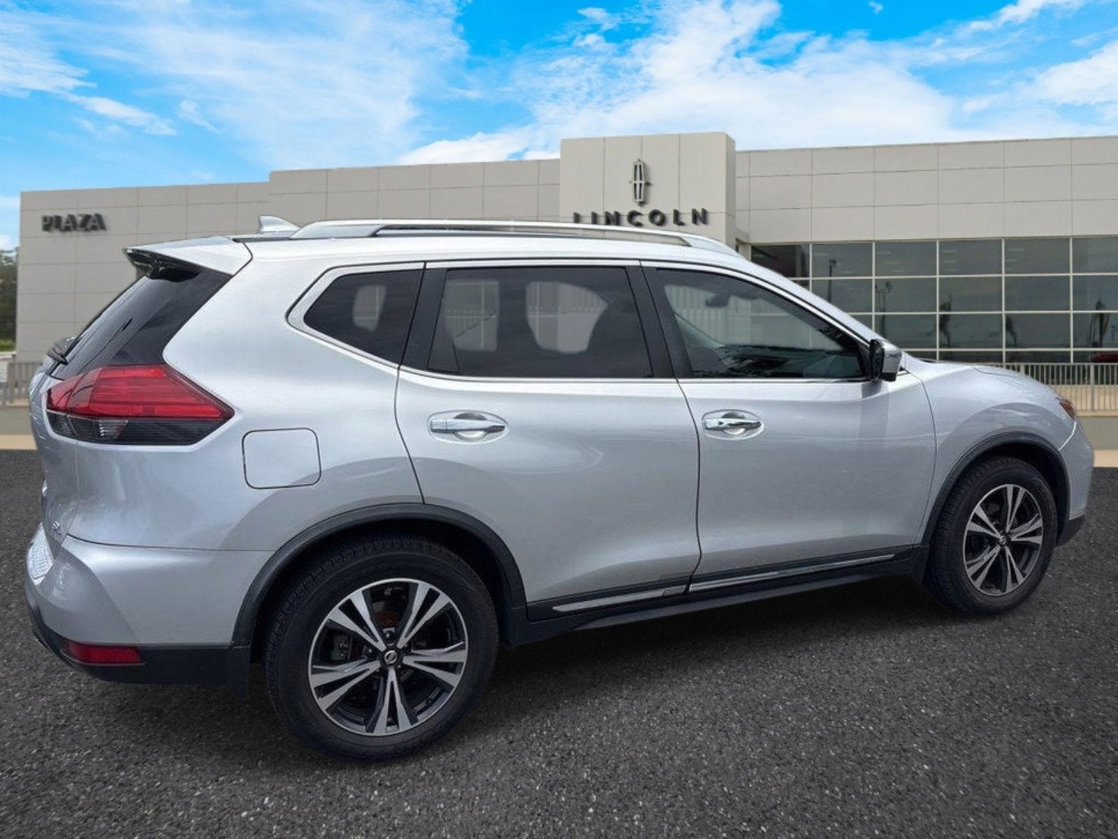 2017 Nissan Rogue SL