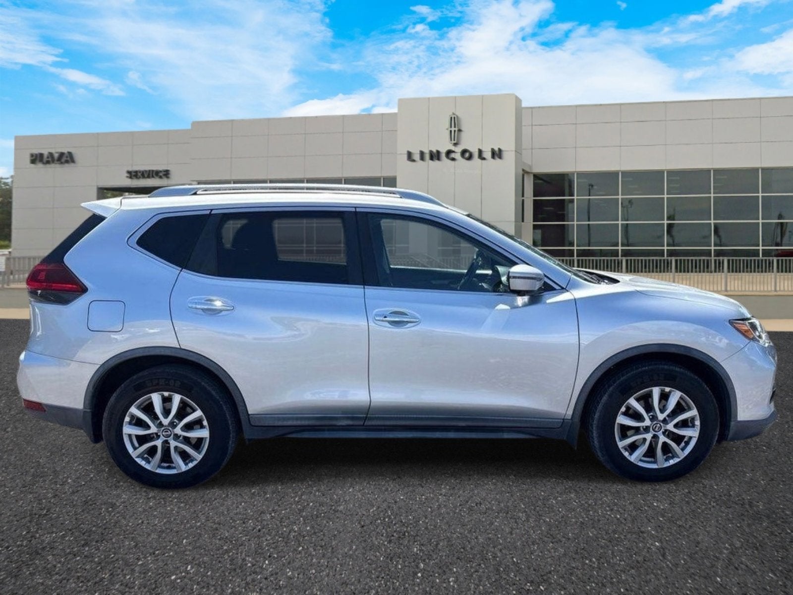 2018 Nissan Rogue SV