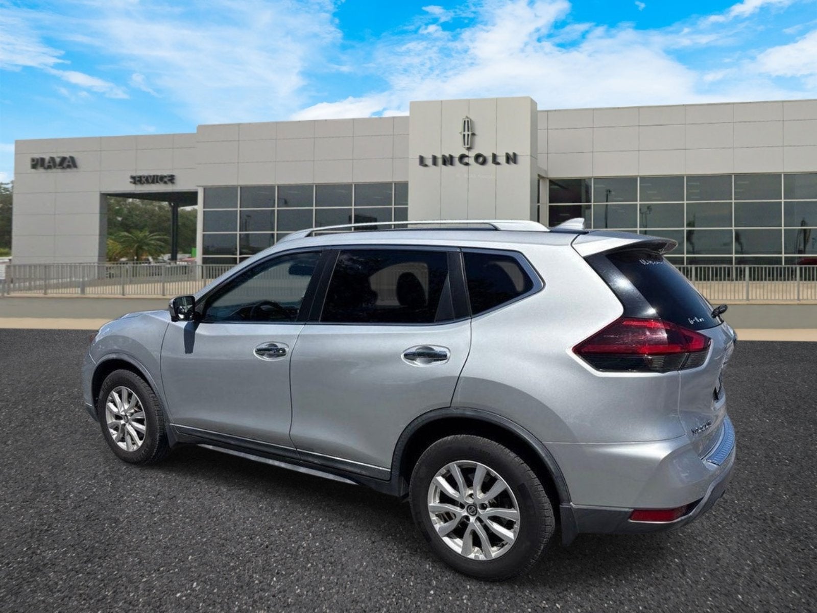 2018 Nissan Rogue SV