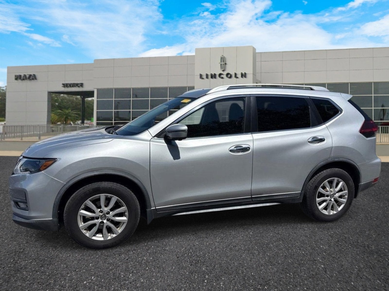 2018 Nissan Rogue SV