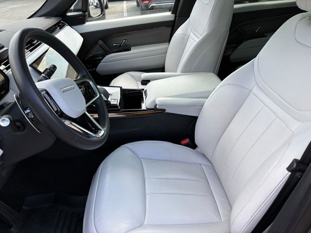 2025 Land Rover Range Rover Sport SE