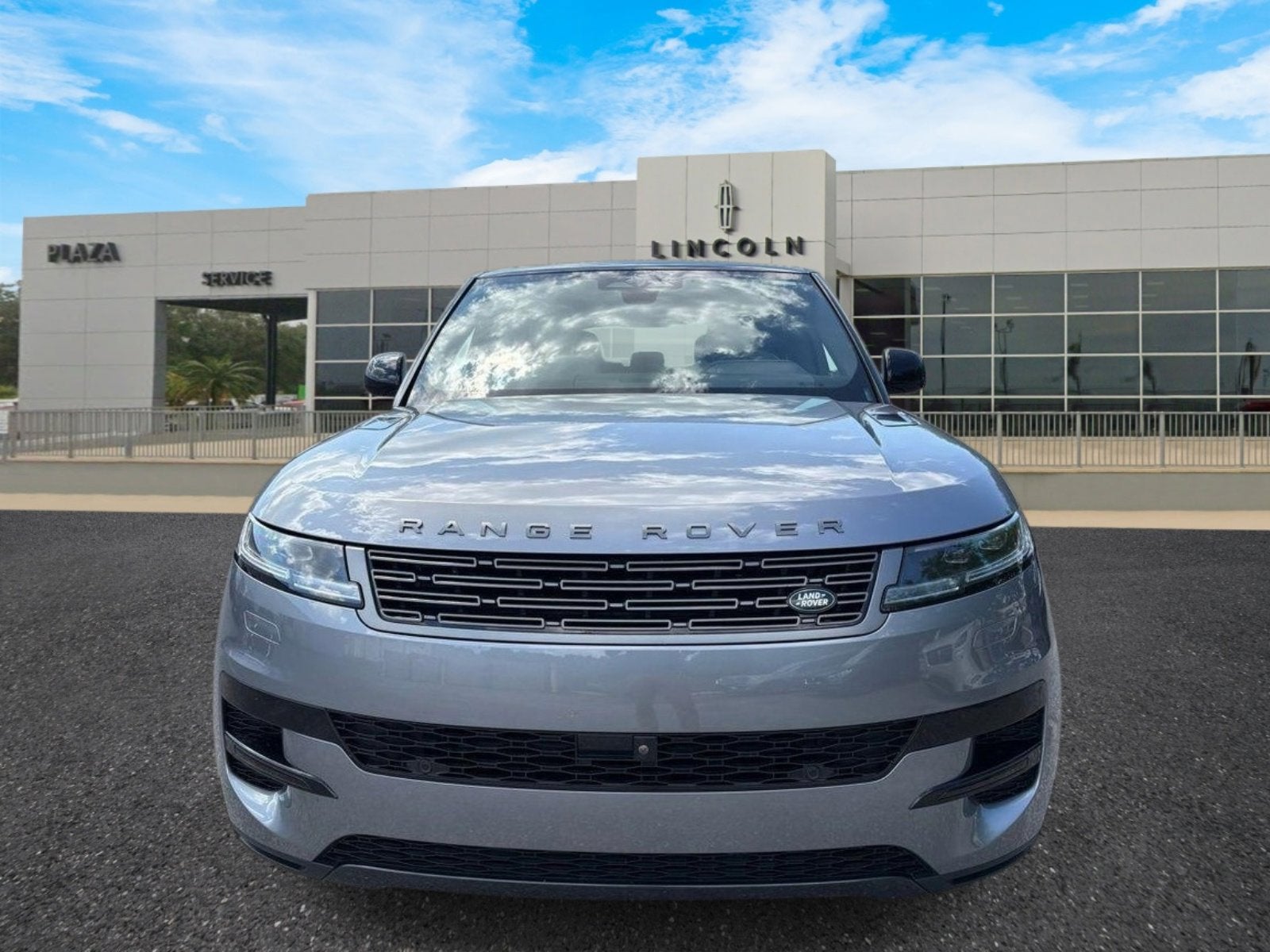 2025 Land Rover Range Rover Sport SE