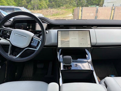 2025 Land Rover Range Rover Sport SE