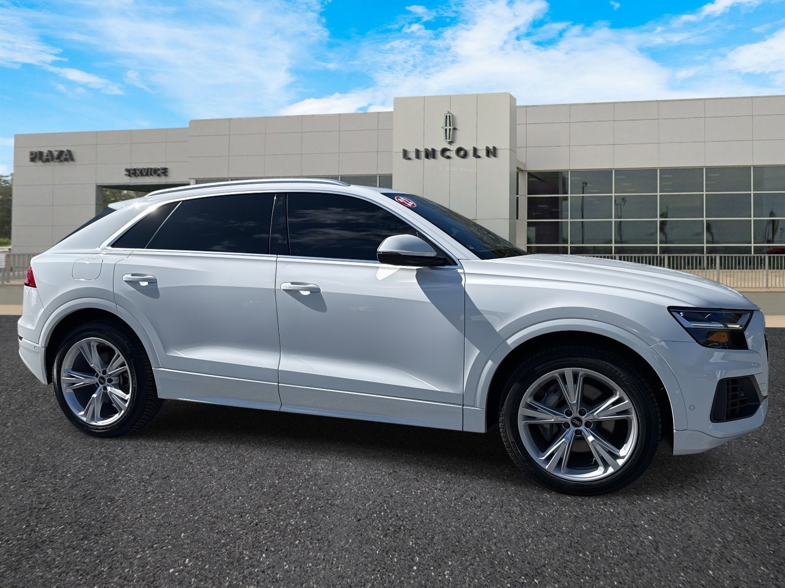 2022 Audi Q8 Premium Plus