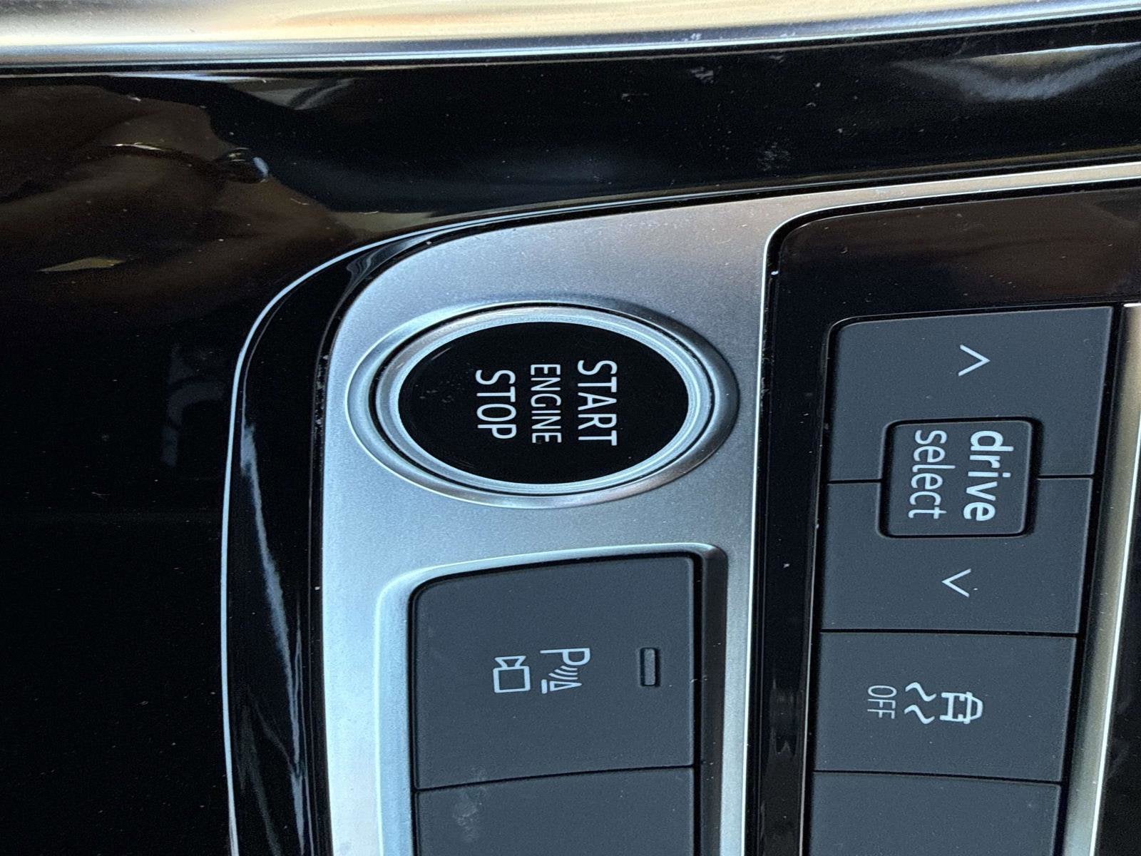 2022 Audi Q8 Premium Plus