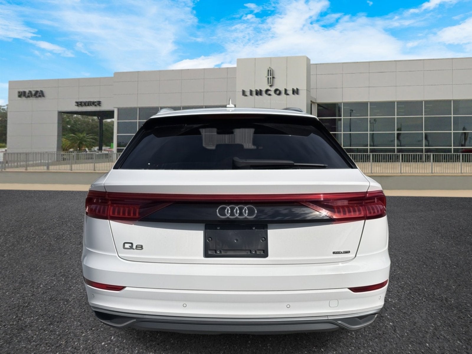 2022 Audi Q8 Premium Plus