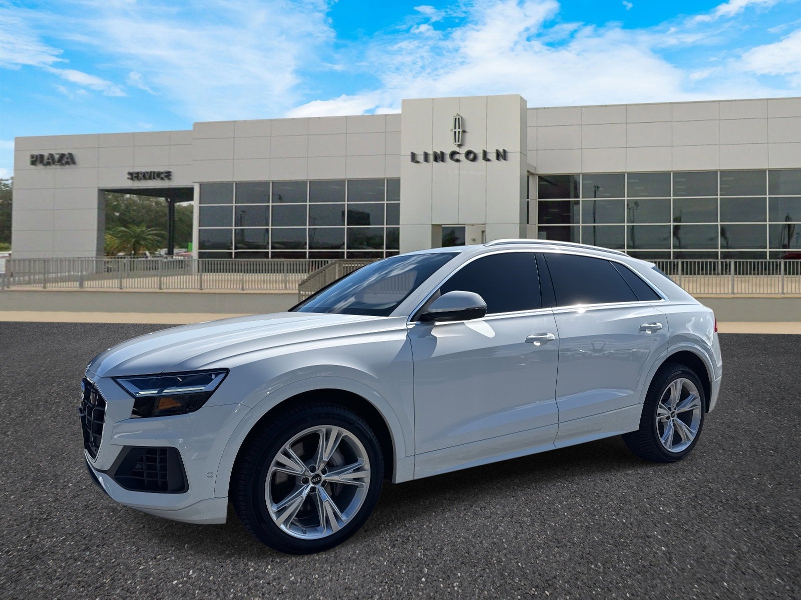 2022 Audi Q8 Premium Plus